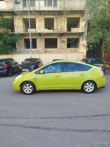 Toyota Prius-4