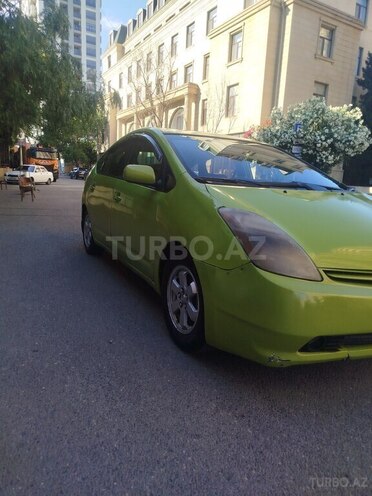 Toyota Prius-5