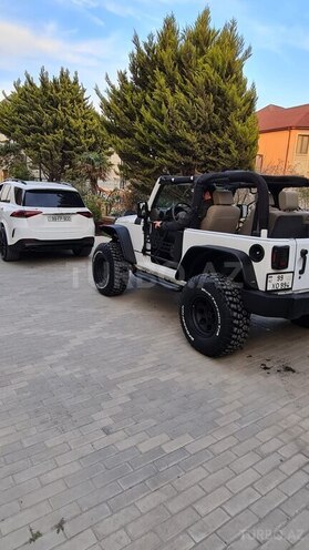 Jeep Wrangler-21