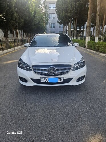 Mercedes E 250 4MATIC-1