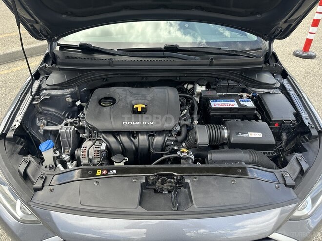 Hyundai Elantra-14