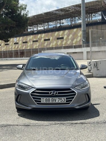 Hyundai Elantra-2