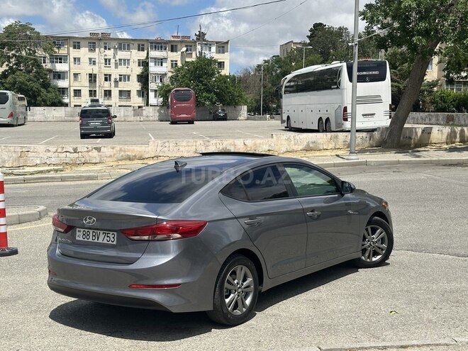 Hyundai Elantra-7