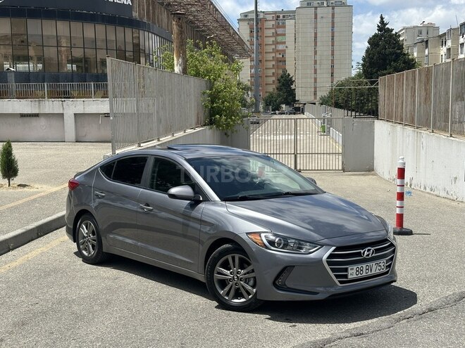 Hyundai Elantra-3