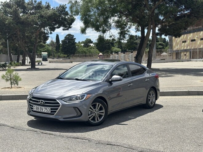 Hyundai Elantra-4