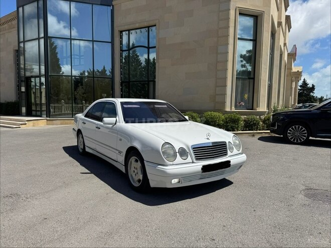 Mercedes E 220-2