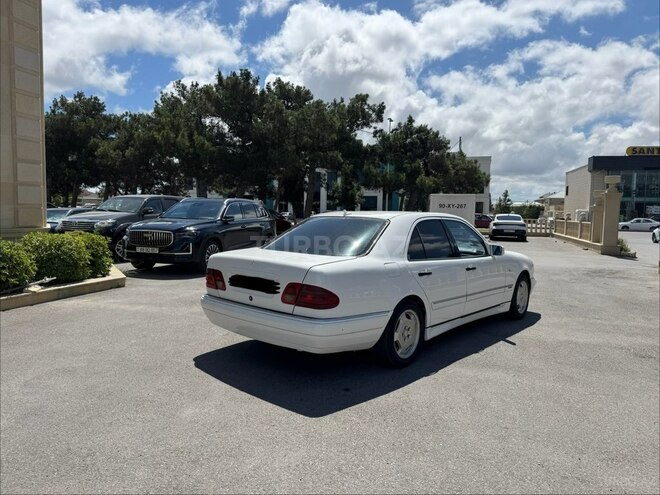 Mercedes E 220-3