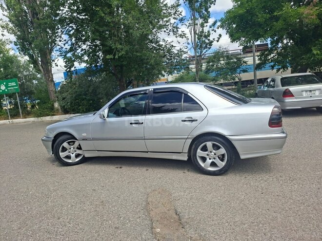 Mercedes C 220-2