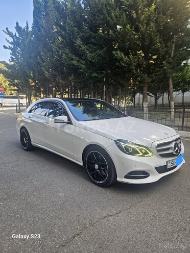 Mercedes E 250 4MATIC-17
