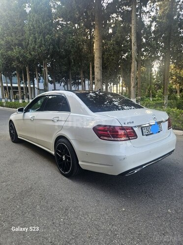 Mercedes E 250 4MATIC-19