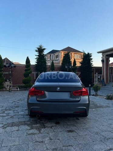 BMW 320-2