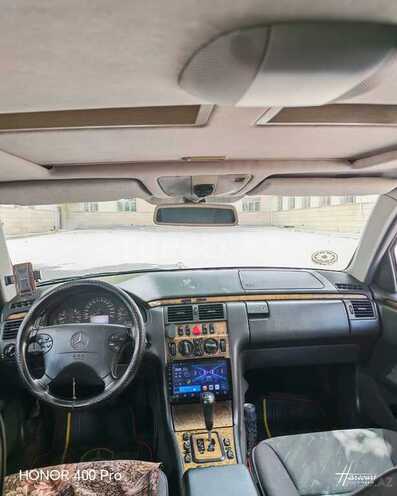 Mercedes E 320-3