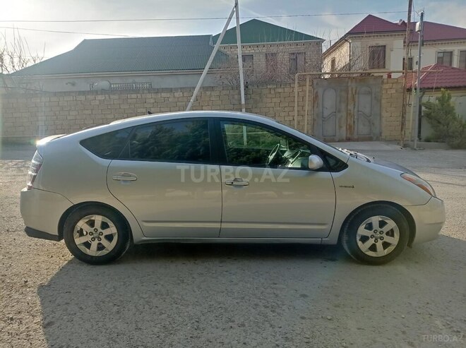 Toyota Prius-4