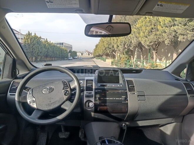 Toyota Prius-5