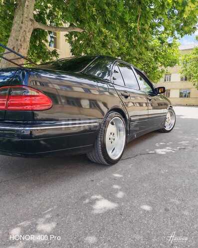 Mercedes E 320-6