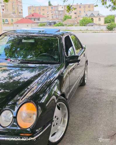 Mercedes E 320-12