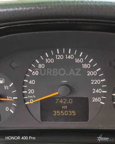 Mercedes E 320-19