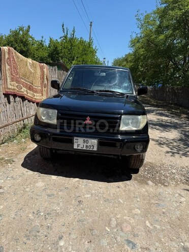 Mitsubishi Pajero io-1