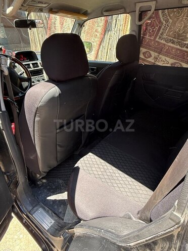 Mitsubishi Pajero io-5