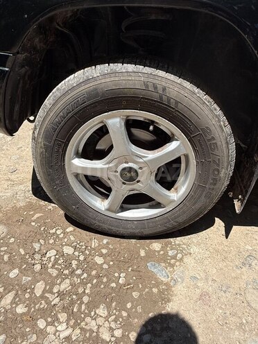 Mitsubishi Pajero io-7