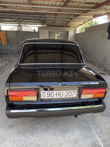 LADA (VAZ) 2107-2