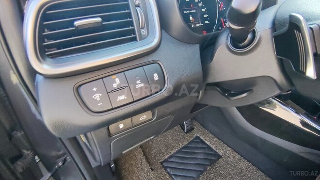 Kia Sorento-13