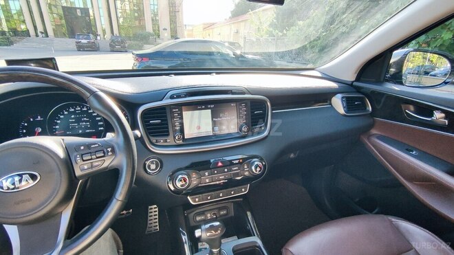 Kia Sorento-11
