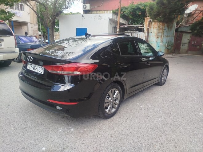 Hyundai Elantra-6