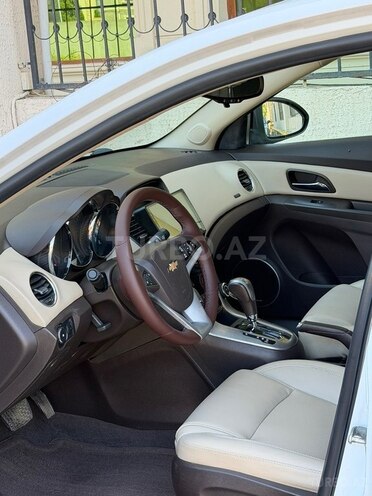 Chevrolet Cruze-11