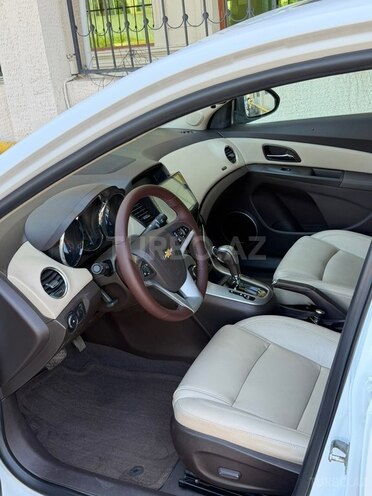 Chevrolet Cruze-10