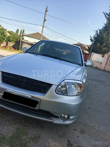 Hyundai Accent-3