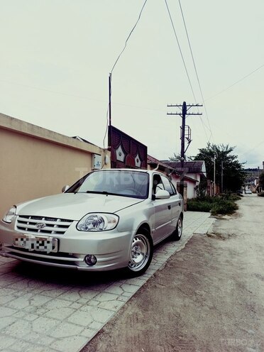 Hyundai Accent-1