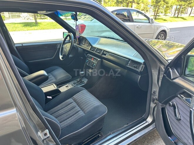 Mercedes 250 D-7