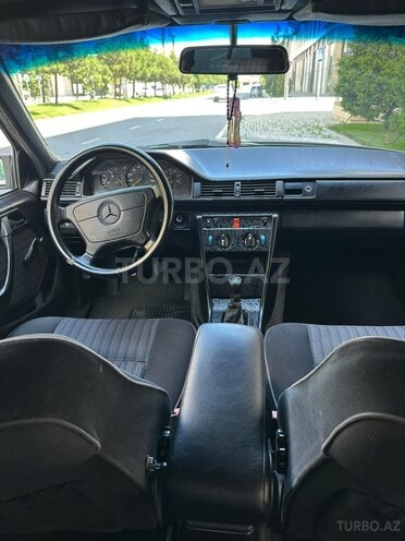 Mercedes 250 D-8