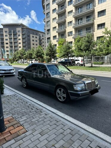 Mercedes 250 D-5