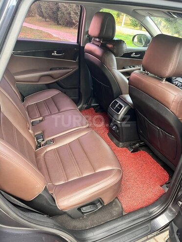 Kia Sorento-10