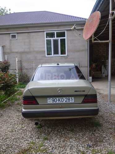 Mercedes 230 E-3