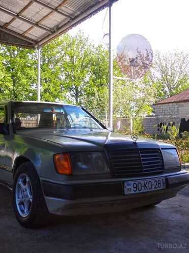 Mercedes 230 E-4