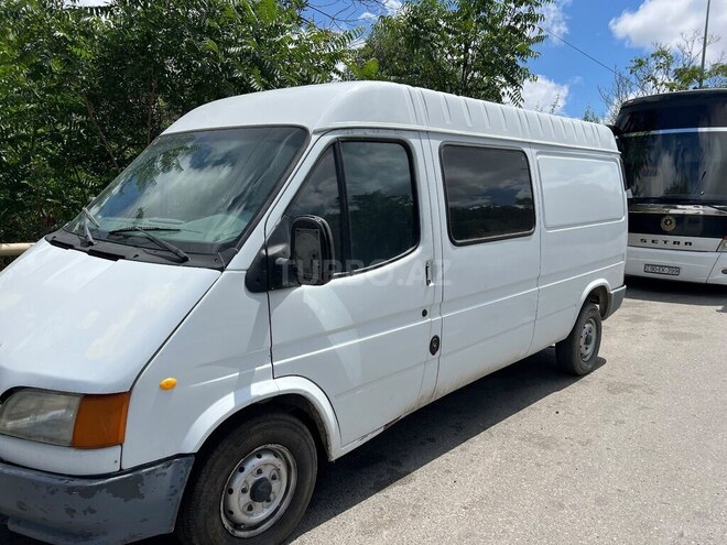 Ford Transit-4