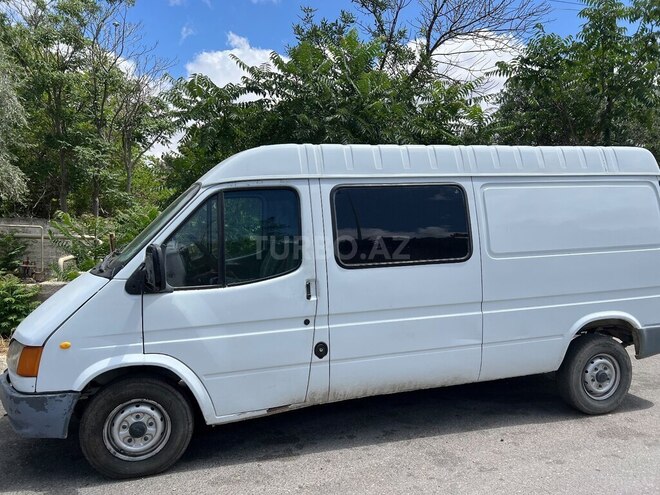 Ford Transit-5