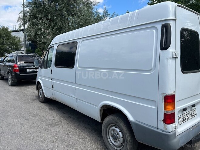 Ford Transit-8