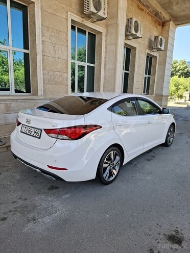 Hyundai Elantra-5