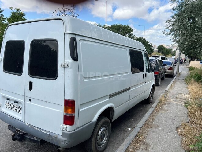 Ford Transit-13