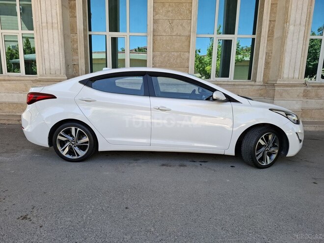 Hyundai Elantra-7