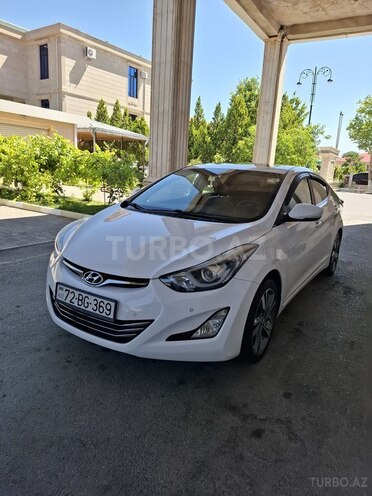 Hyundai Elantra-1
