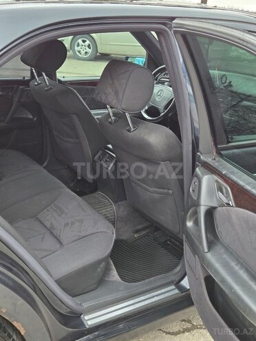 Mercedes E 240-13