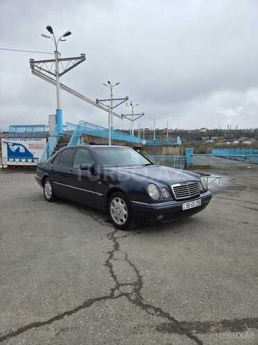 Mercedes E 240-6