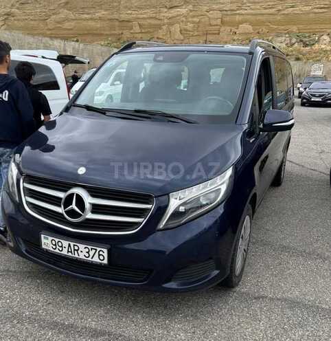 Mercedes V 220-1