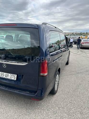 Mercedes V 220-6