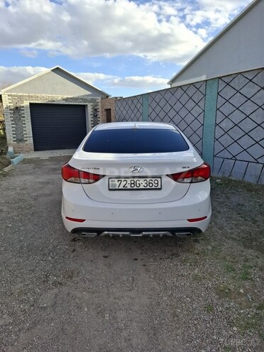 Hyundai Elantra-9